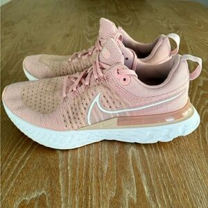 NIKE React Infinity Run Flyknit 2 Pink Glaze White Sneakers Women’s Size 10